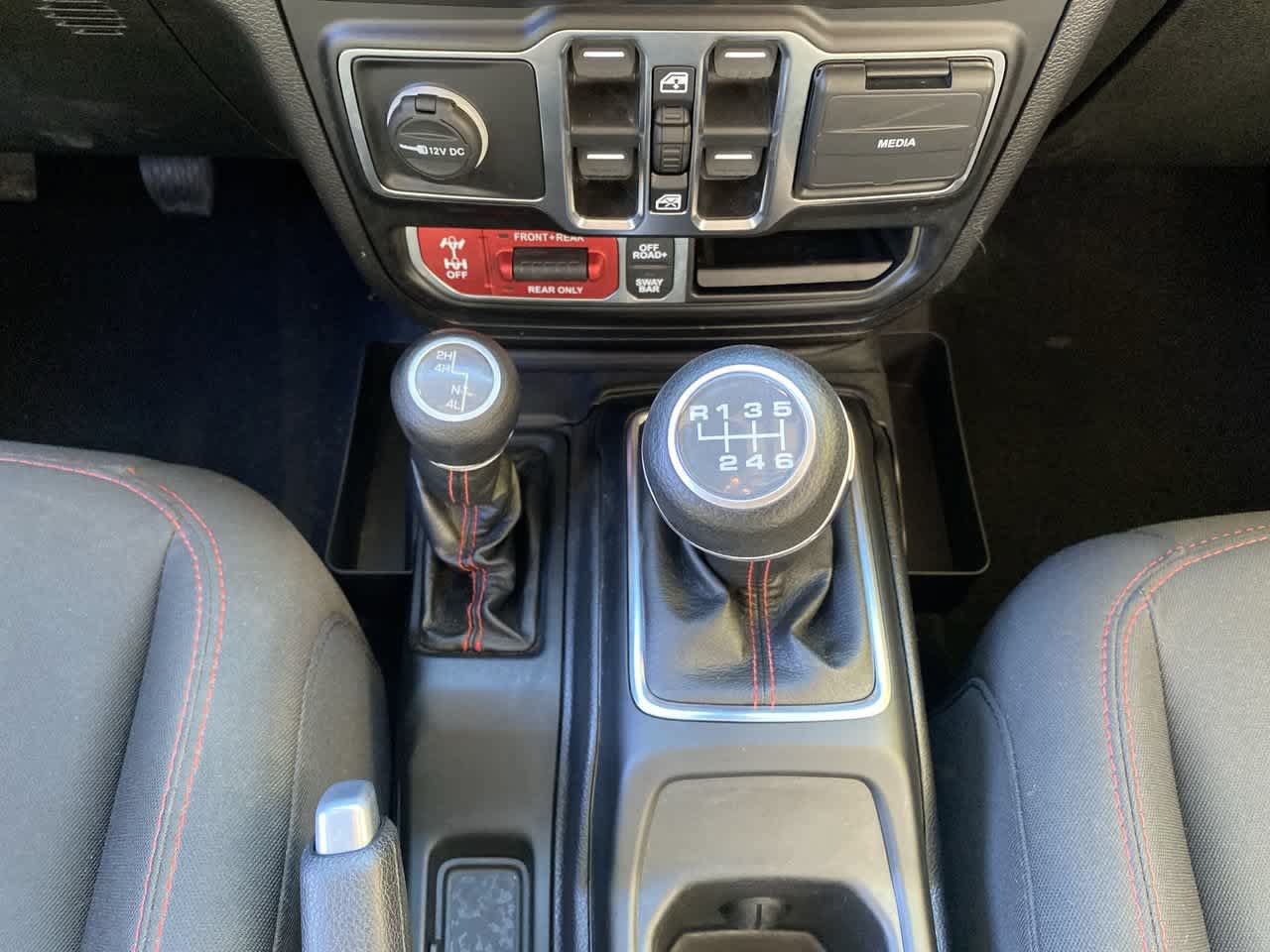 Used 2021 Jeep Gladiator Rubicon AWD/4WD image 25