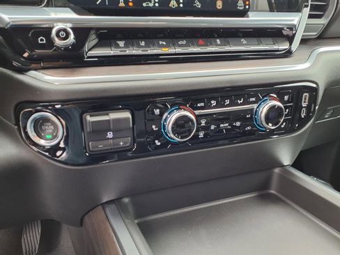 New 2025 GMC Sierra 2500 SLT w/ SLT Premium Package image 13