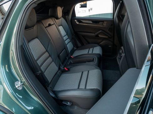 New 2026 Porsche Cayenne GTS image 43