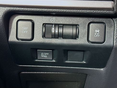 Used 2016 Subaru Crosstrek 2.0i Limited image 17