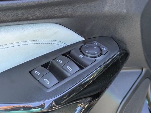 Used 2025 Chevrolet Trax LT FWD image 13