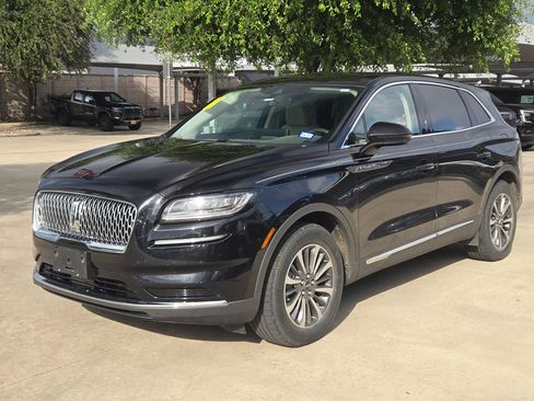 Used 2022 Lincoln Nautilus FWD w/ Premium Package image 7