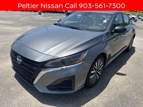 Certified 2025 Nissan Altima 2.5 SV FWD image 7