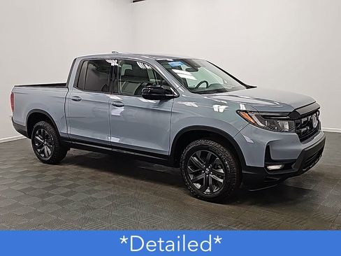 Used 2024 Honda Ridgeline Sport image 2