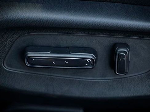 New 2026 Honda HR-V EX-L image 23