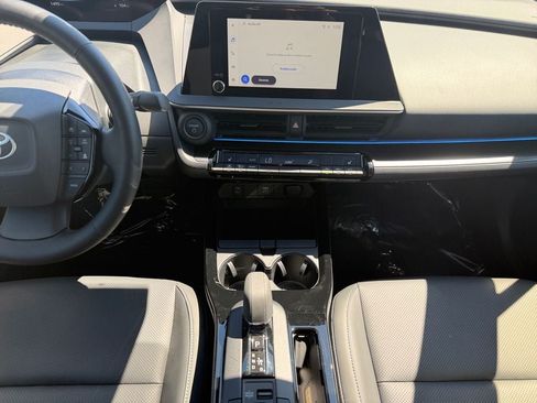 Used 2025 Toyota Prius AWD image 12