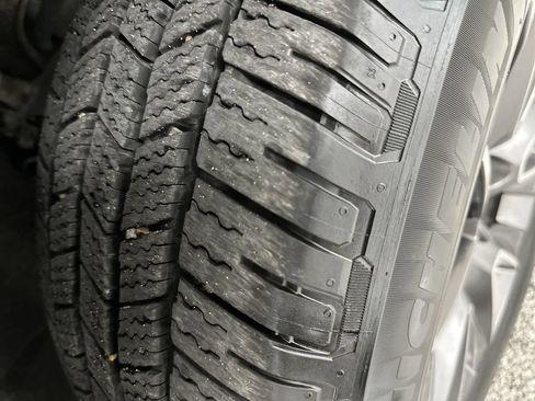 Used 2021 Chevrolet Tahoe Z71 w/ Z71 Signature Package AWD/4WD image 36