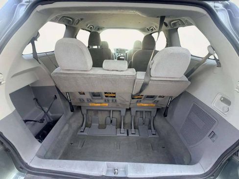 Used 2011 Toyota Sienna LE FWD image 5