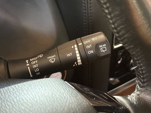 Used 2023 Nissan Armada SL AWD/4WD image 36