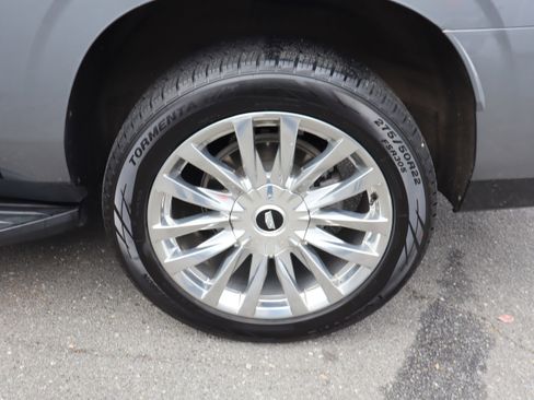 Used 2021 Cadillac Escalade ESV Premium Luxury image 46