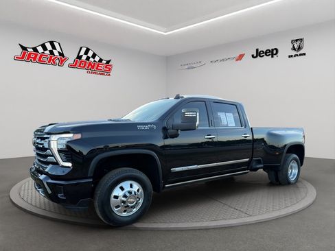 Used 2024 Chevrolet Silverado 3500 High Country w/ High Country Premium Package AWD/4WD image 1