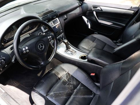 Used 2005 Mercedes-Benz C 230 Sedan image 4