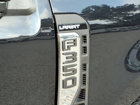 Used 2023 Ford F350 Lariat w/ Lariat Ultimate Package AWD/4WD image 8