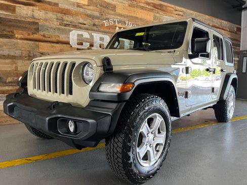 Used 2022 Jeep Wrangler Unlimited Sport AWD/4WD image 16