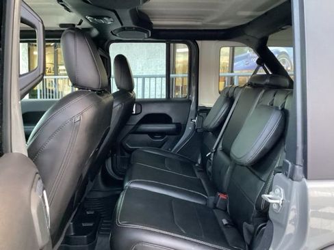 Used 2023 Jeep Wrangler Unlimited Sahara w/ Cold Weather Group image 17