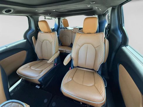 Used 2022 Chrysler Pacifica Pinnacle AWD/4WD image 33