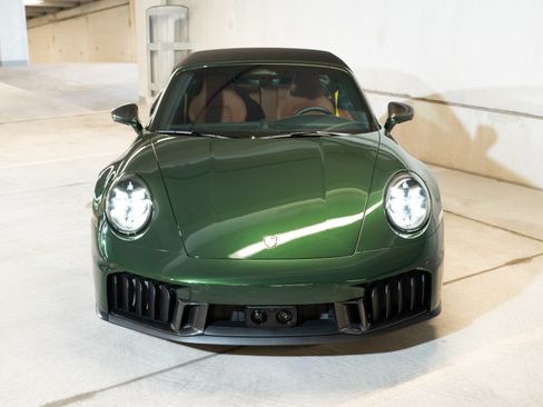 Certified 2026 Porsche 911 Targa 4 GTS AWD/4WD image 6