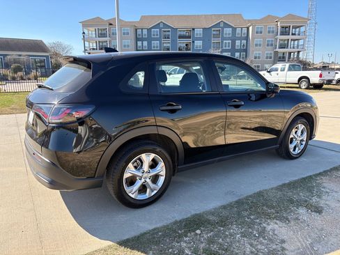 Certified 2024 Honda HR-V LX image 8