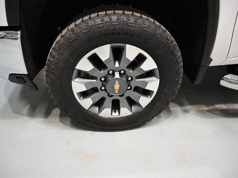 New 2026 Chevrolet Silverado 2500 LT image 30