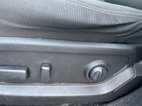 Used 2015 Chevrolet Traverse LT image 20