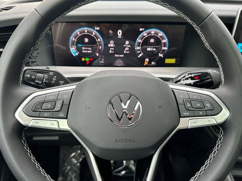 New 2026 Volkswagen Tiguan SE image 21