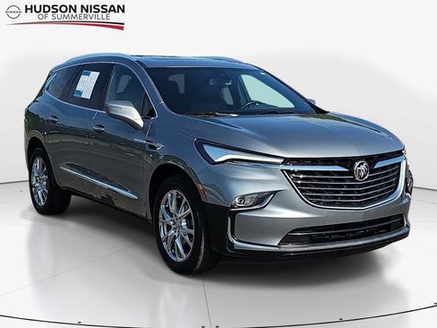 Used 2023 Buick Enclave Essence w/ Experience Buick Package FWD image 1