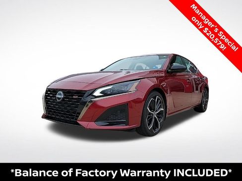 Used 2024 Nissan Altima 2.5 SR FWD image 1