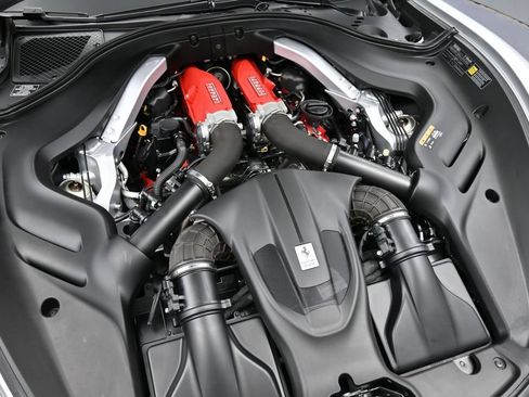 Used 2024 Ferrari Roma RWD image 30