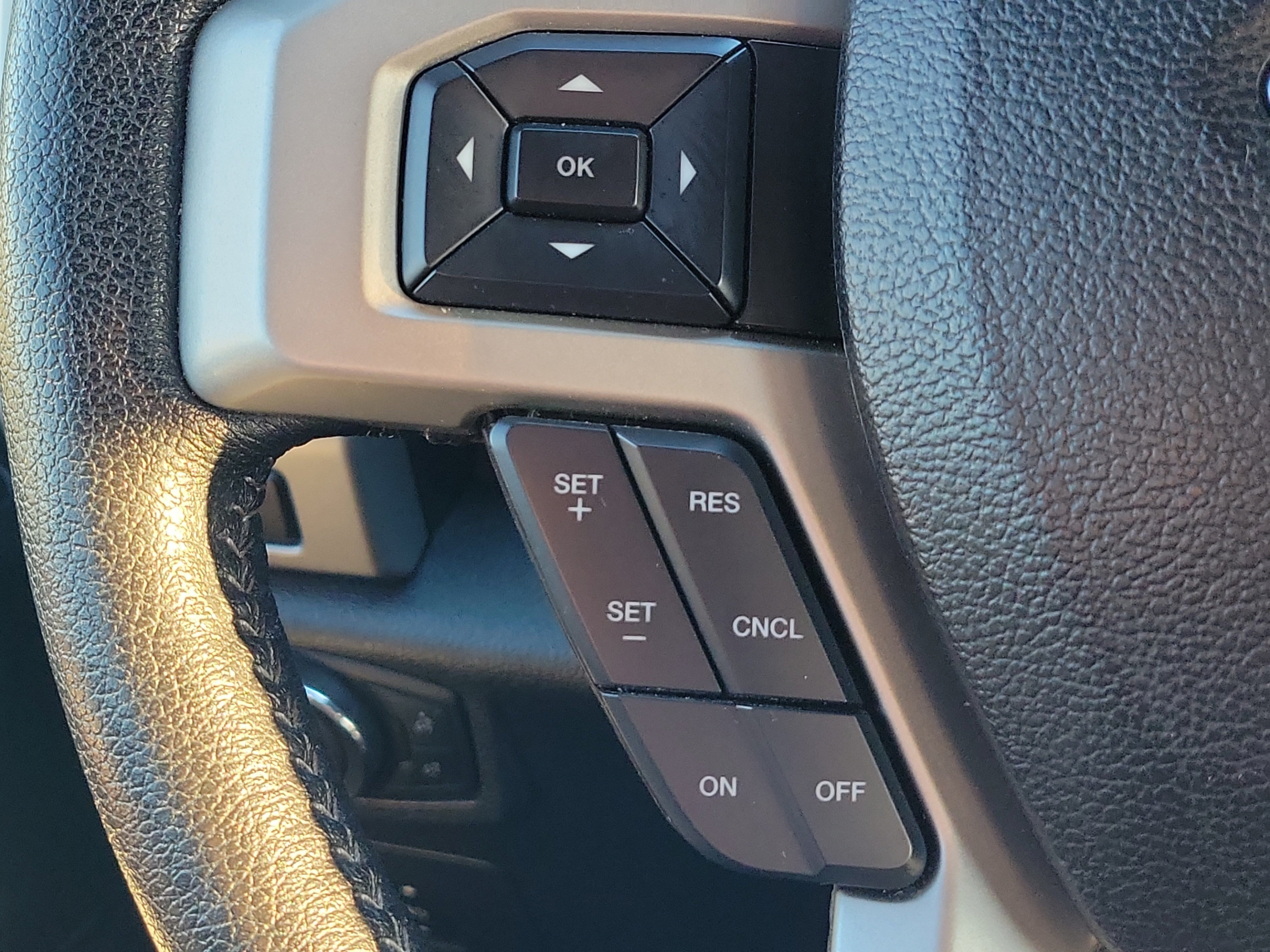 Used 2016 Ford F150 Lariat w/ Equipment Group 502A Luxury AWD/4WD image 19