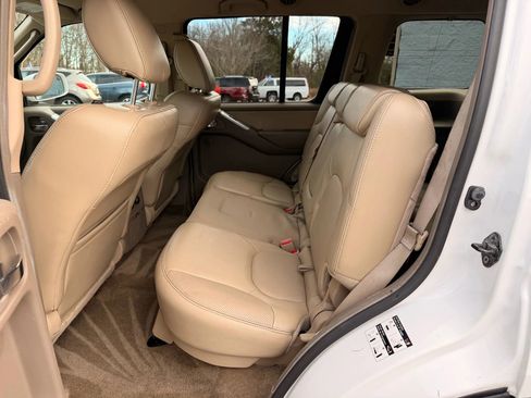 Used 2011 Nissan Pathfinder Silver w/ Protection Pkg image 19