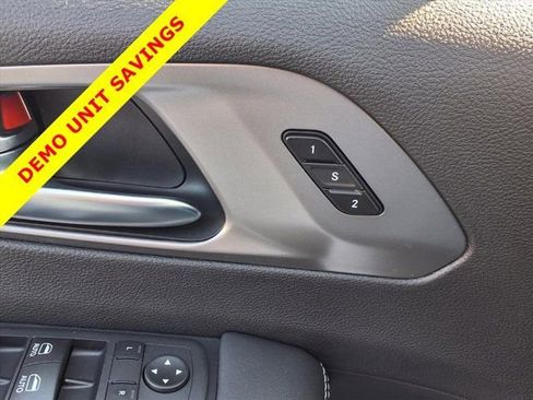 New 2026 Chrysler Pacifica Select image 17