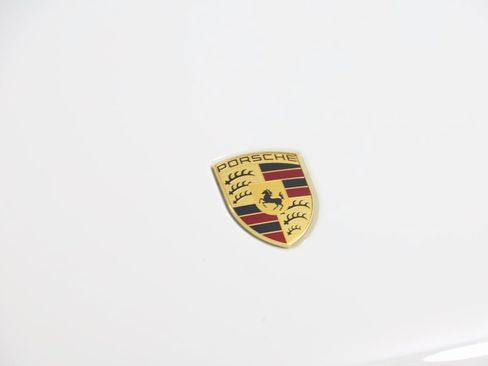 Used 2021 Porsche Macan image 21