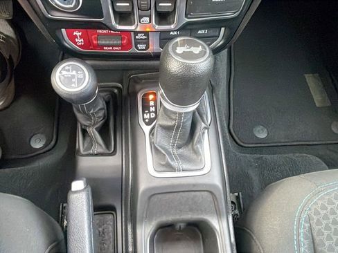 Used 2024 Jeep Wrangler Unlimited Rubicon 4xe AWD/4WD image 27