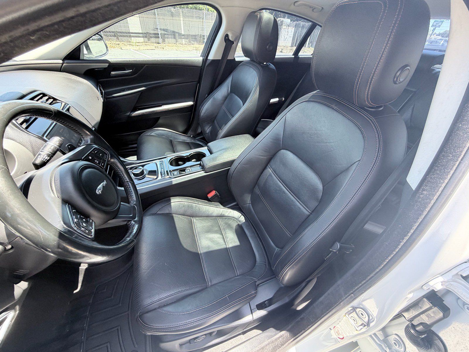 Used 2017 Jaguar XE Prestige AWD/4WD image 8
