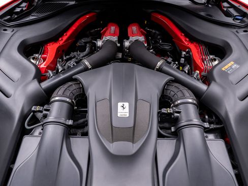 Used 2019 Ferrari Portofino Base image 65