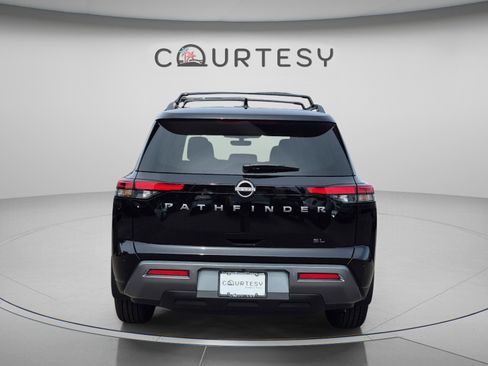 New 2026 Nissan Pathfinder SL FWD image 5
