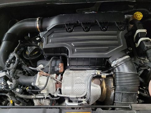 Used 2020 Jeep Renegade Limited w/ UConnect 8.4 Nav Group FWD image 30
