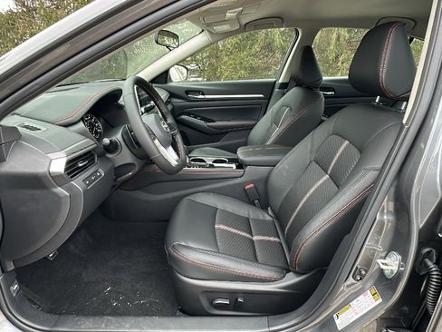 New 2025 Nissan Altima 2.5 SR FWD image 7
