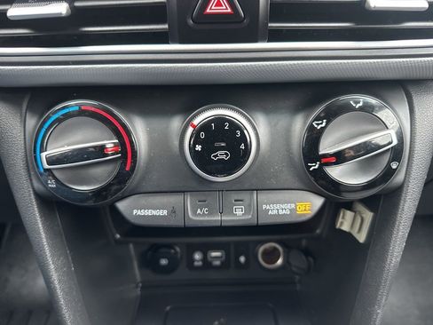 Used 2020 Hyundai Kona SEL Plus image 19