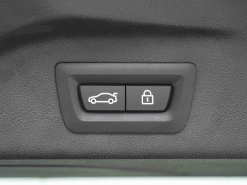 Certified 2023 BMW X7 M60i w/ Executive Package image 41