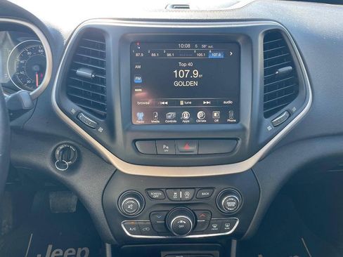 Used 2017 Jeep Cherokee Latitude w/ True North Edition AWD/4WD image 18