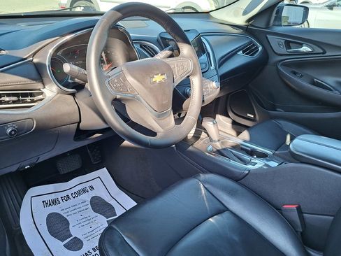 Used 2018 Chevrolet Malibu Hybrid w/ Leather Package FWD image 7