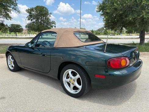 Used 1999 MAZDA MX-5 Miata RWD image 9