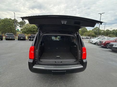 Used 2015 Chevrolet Suburban LTZ RWD image 23
