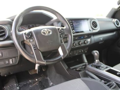 Used 2022 Toyota Tacoma TRD Sport w/ TRD Premium Sport Package RWD image 19