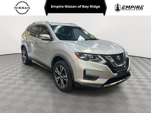 Used 2020 Nissan Rogue SV w/ Premium Package image 1