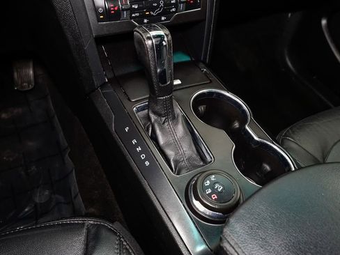 Used 2017 Ford Explorer XLT w/ Equipment Group 202A image 23