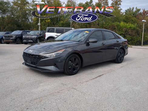 Used 2021 Hyundai Elantra SEL w/ Convenience Package image 1