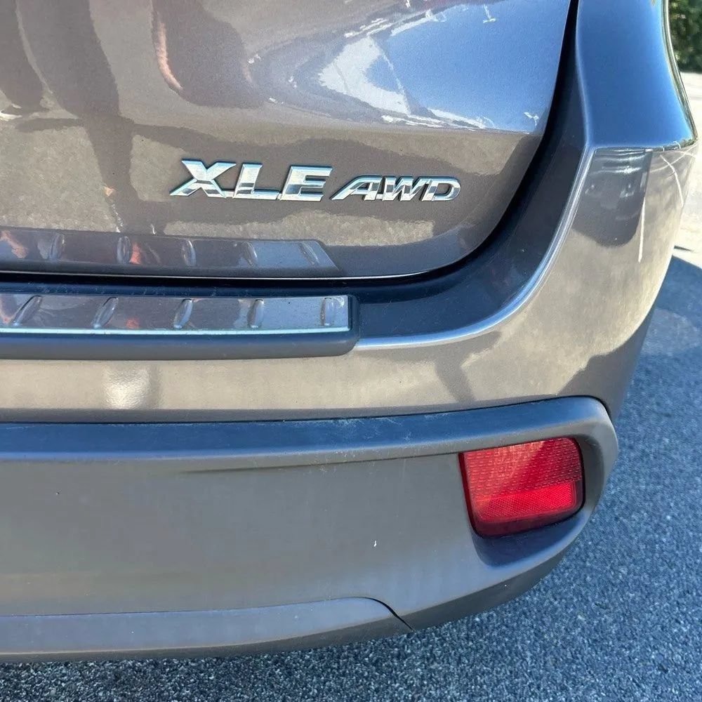 Used 2014 Toyota Highlander XLE AWD/4WD image 15