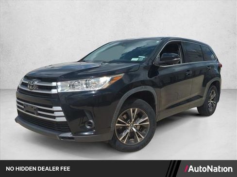 Used 2019 Toyota Highlander LE AWD/4WD image 1